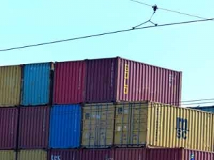 Container im Hafen von Neapel